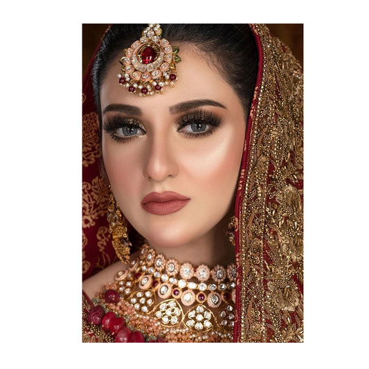 Best eyes Lens color for Bride look . Sarah Khan Pakistan top celebrity is wearing our pearl gray shade in her bride makeup shoot .Gray contact lens shade. This eye lens gray shade make your eyes more brighter, bigger  and shiner. Eyesight and cosmetics lens are available with free delivery.